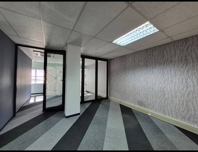 382M² OFFICE TO LET IN HYDE PARK